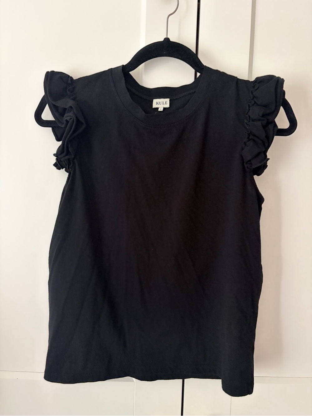 KULE Black Ruffle/Flutter Organic Cotton Sleeve Tank | M